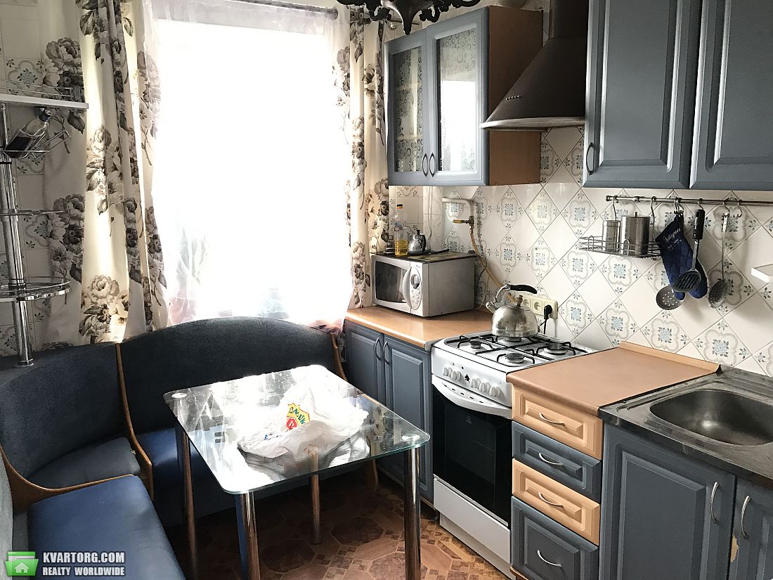 Rent out 3-room apartment. Днепропетровск, Комсомольская — photo 1
