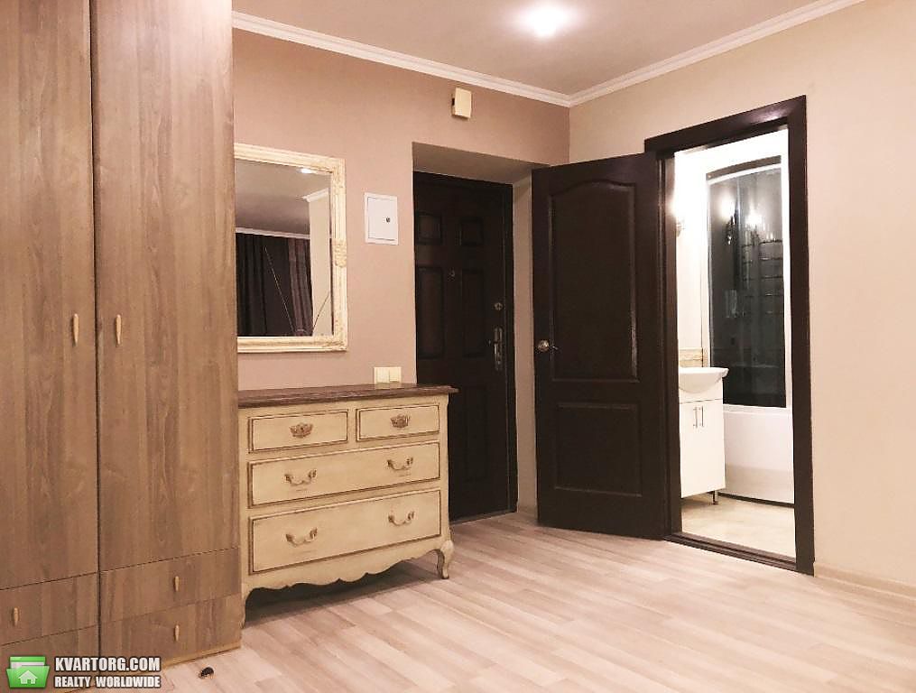 Rent out 3-room apartment. Киев, Левандовская — photo 8