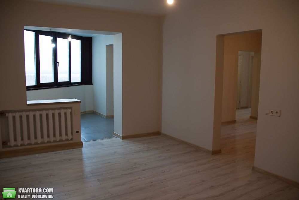 Sell 4-room apartment. Киев,  Приречная — photo 1