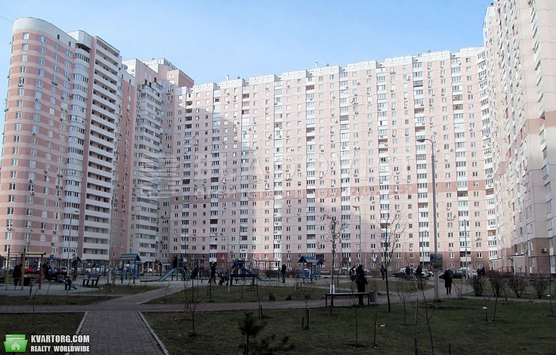 Rent out 3-room apartment. Киев,  Пчелки — photo 1
