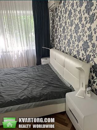 Rent out 2-room apartment. Киев,  Волгоградская — photo 1