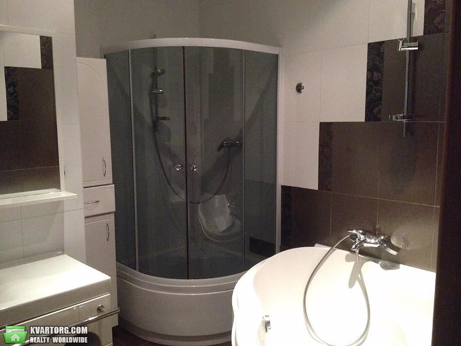 Rent out 3-room apartment. Киев,  Щорса — photo 9