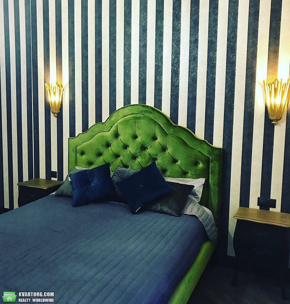 Rent out 2-room apartment. Киев, Дегтярная — photo 6