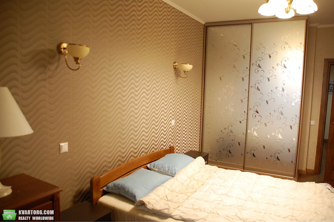 Rent out 4-room apartment. Киев,  Срибнокильская — photo 10