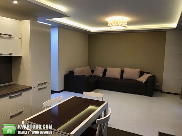 Rent out 1-room apartment. Киев,  Эрнста — photo 1