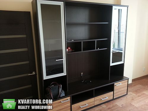 Rent out 1-room apartment. Киев, Богатырская — photo 1