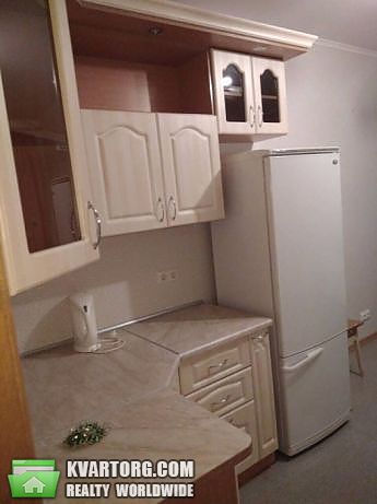 Rent out 2-room apartment. Киев,  Бажана — photo 1