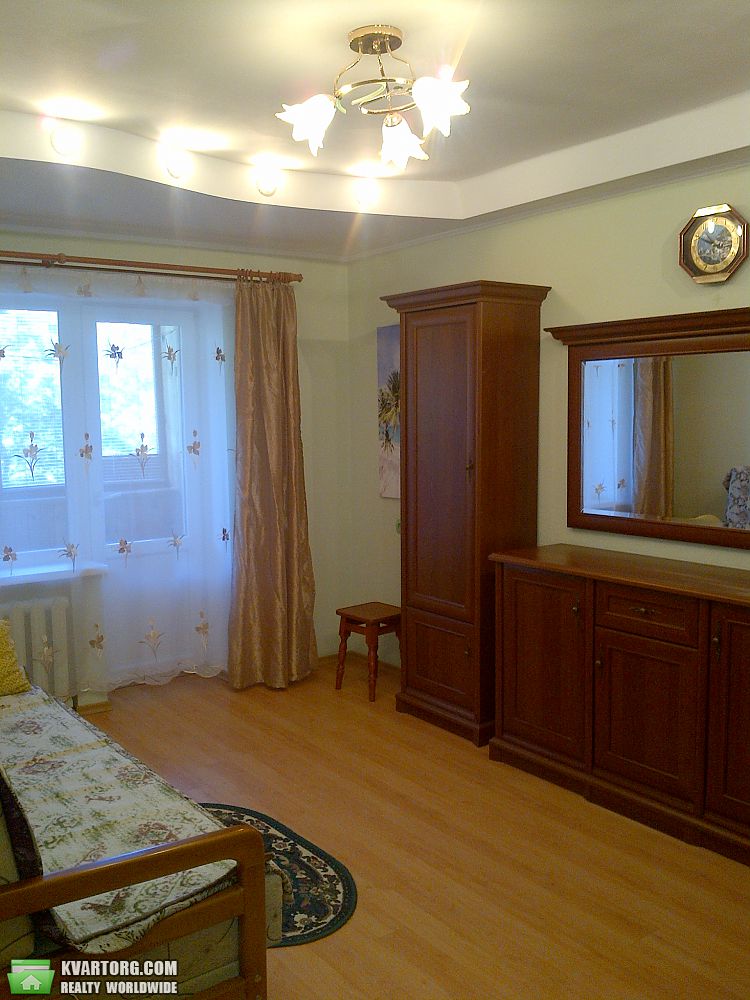 Rent out 2-room apartment. Киев,  Багговутовская — photo 7