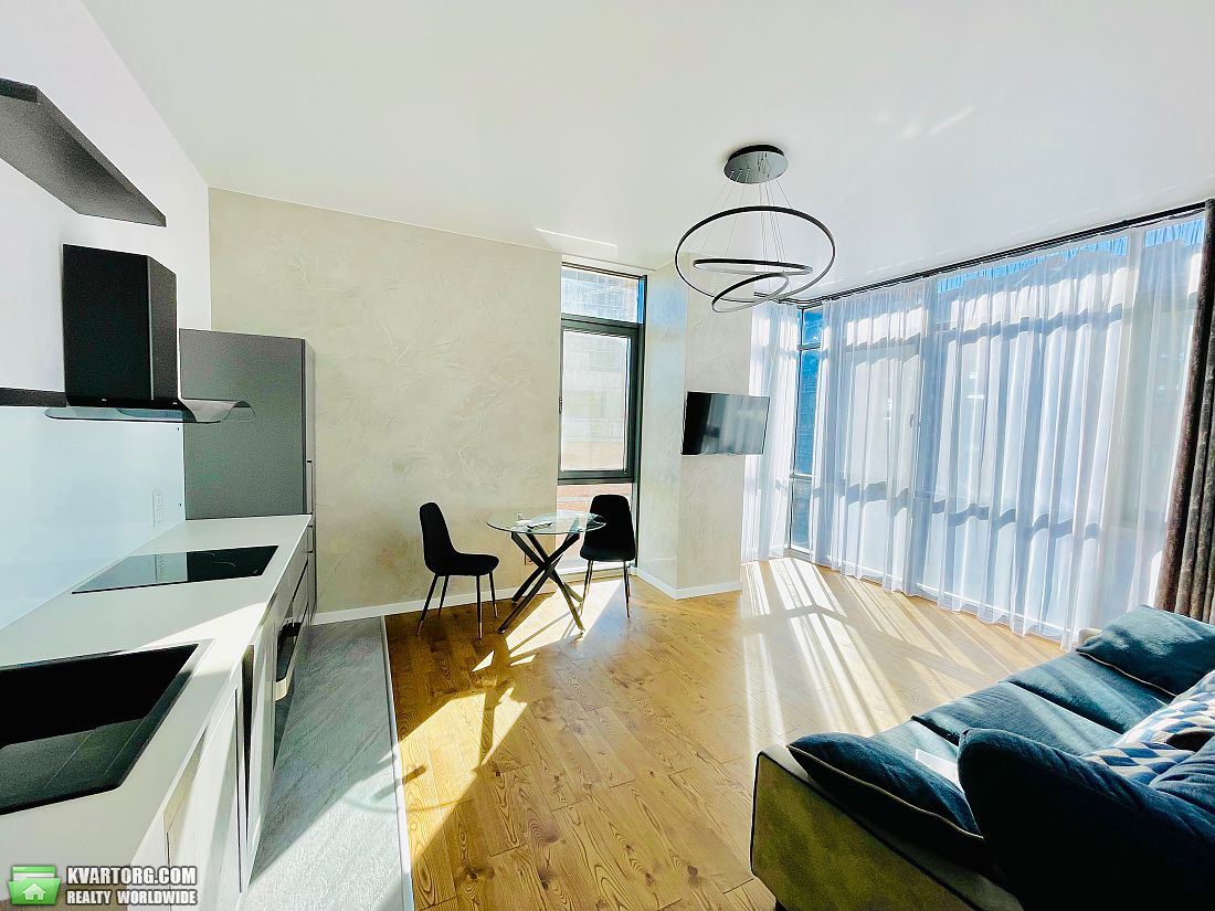 Sell 3-room apartment. Киев,  Драгомирова — photo 1