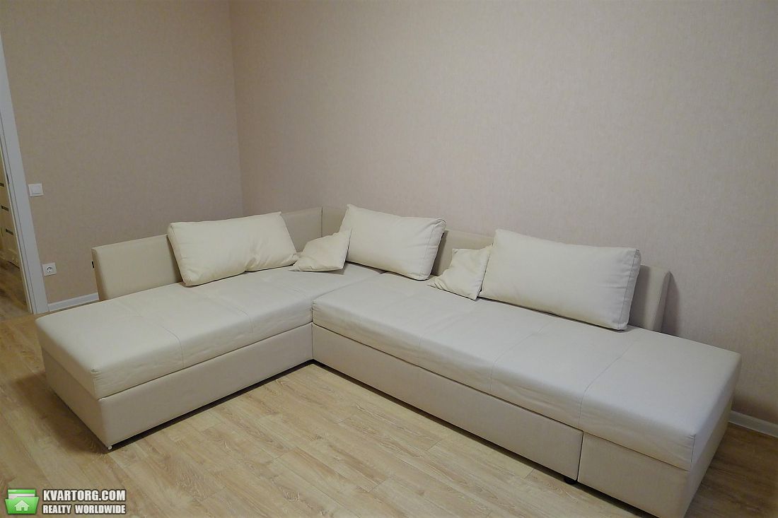 Rent out 1-room apartment. Киев, Воскресенская — photo 1
