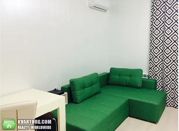 Rent out 2-room apartment. Киев,  Петровского — photo 1