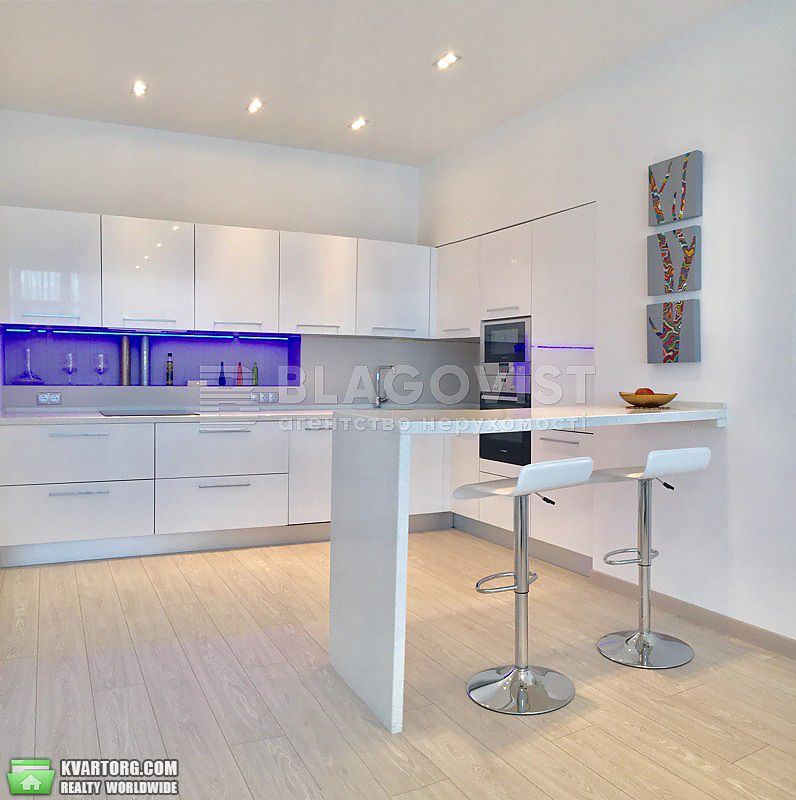 Sell 3-room apartment. Киев,  Щорса — photo 1
