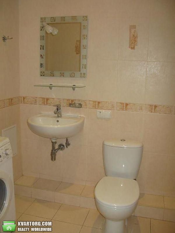 Rent out 3-room apartment. Киев,  Дмитриевская — photo 7