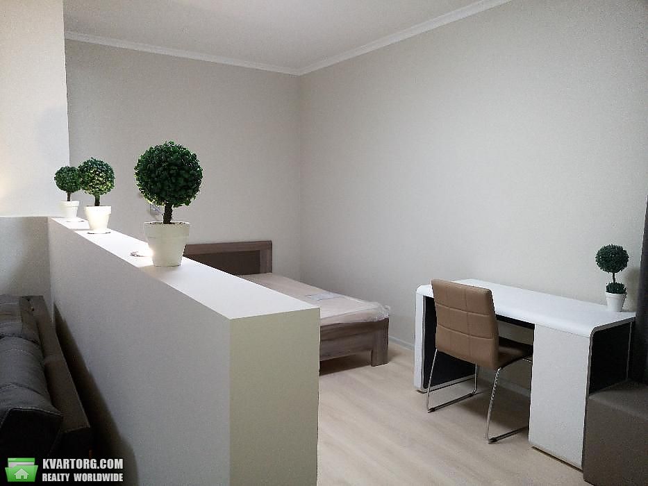 Rent out 2-room apartment. Киев,  Чавдар — photo 6