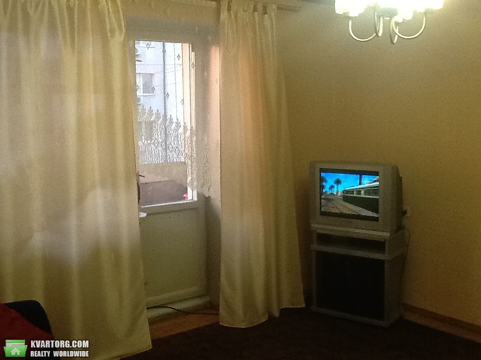 Rent out 3-room apartment. Одесса, Старорезничная — photo 1