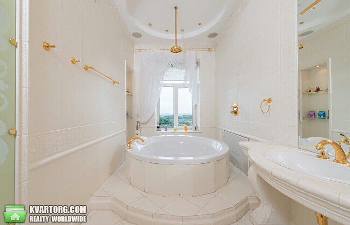 Rent out 3-room apartment. Киев,  Львовская пл — photo 4