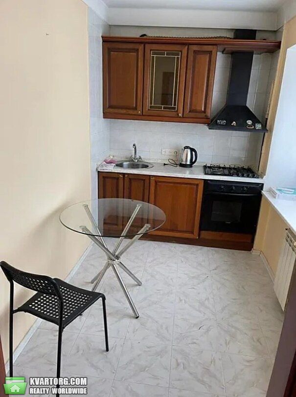 Rent out 1-room apartment. Киев,  Кловский спуск — photo 3