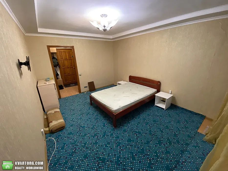 Rent out 2-room apartment. Киев, Моторны — photo 5