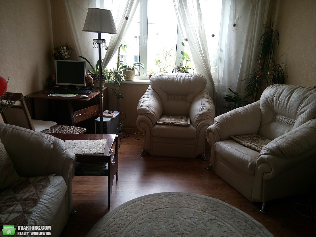 Sell 3-room apartment. Киев,  Харьковское шоссе — photo 1