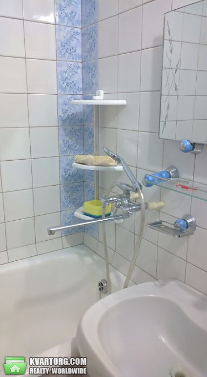 Rent out 2-room apartment. Киев,  Ревуцкого — photo 4