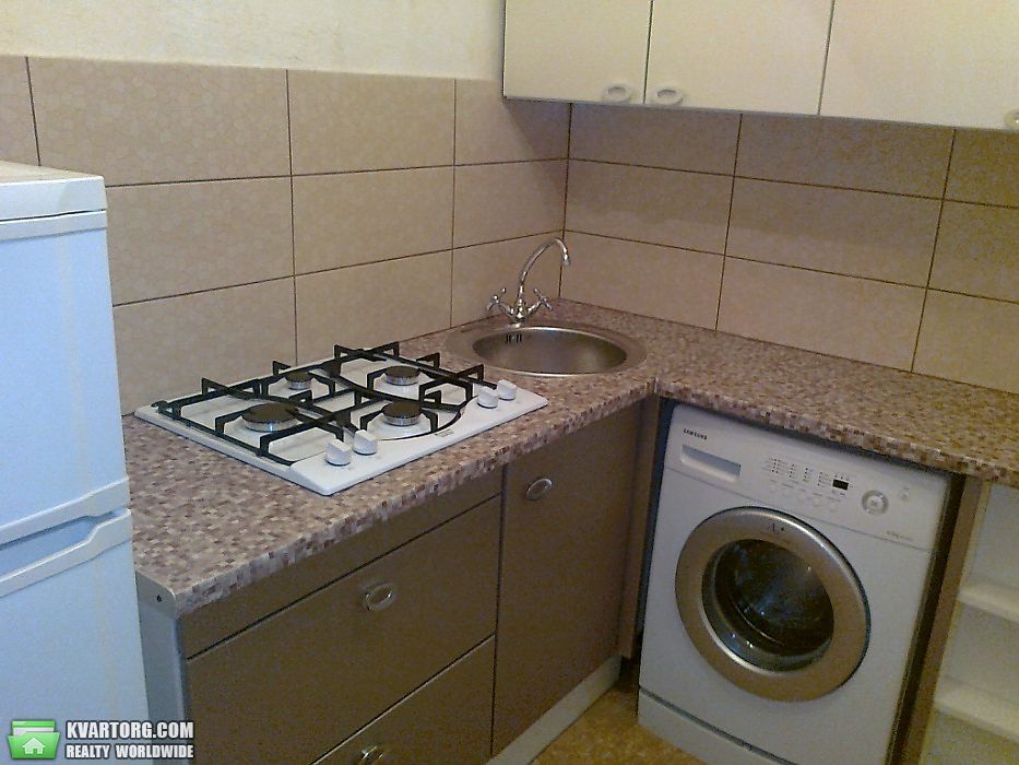 Rent out 1-room apartment. Киев,  Краснопольская — photo 1