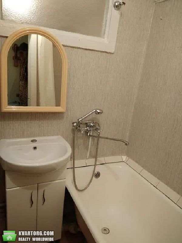 Rent out 2-room apartment. Киев, Амвросія Бучми — photo 6