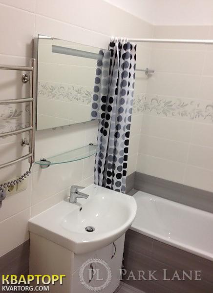 Rent out 1-room apartment. Киев, Богатырская — photo 9