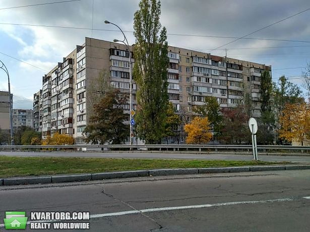 Sell 3-room apartment. Киев,  Героев Днепра — photo 1