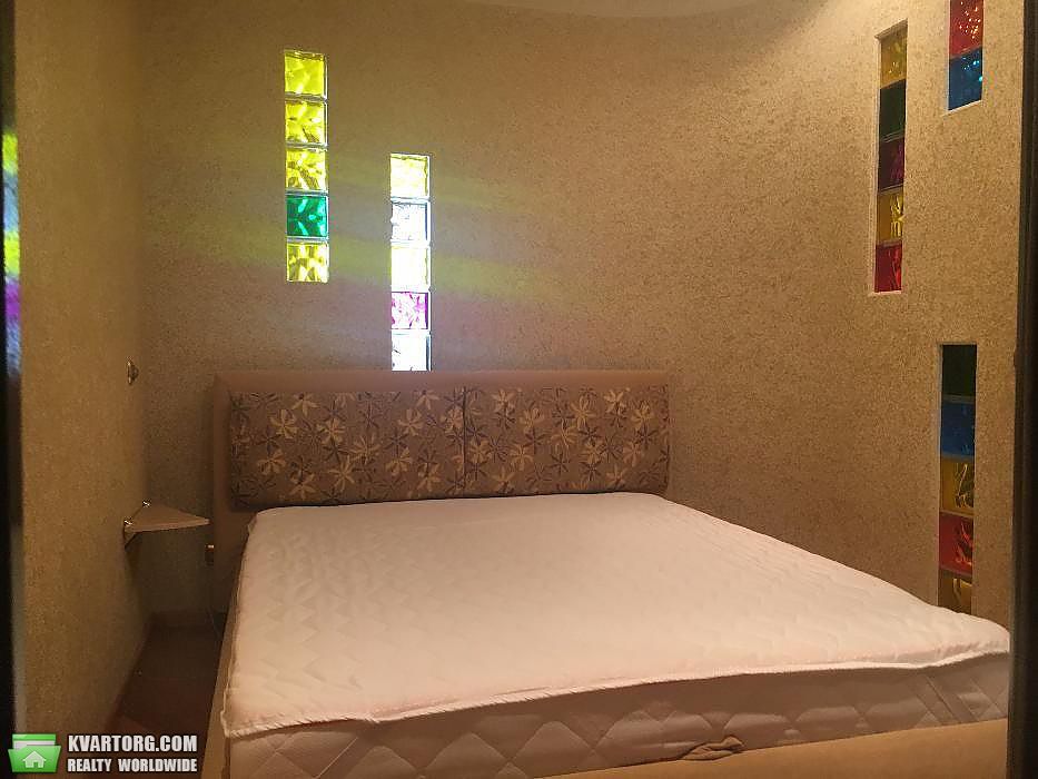 Rent out 2-room apartment. Киев,  Жилянская — photo 4