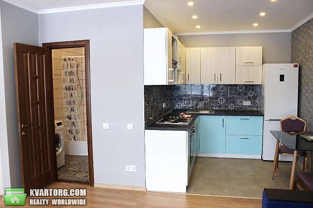 Rent out 1-room apartment. Киев,  Лебединская — photo 3
