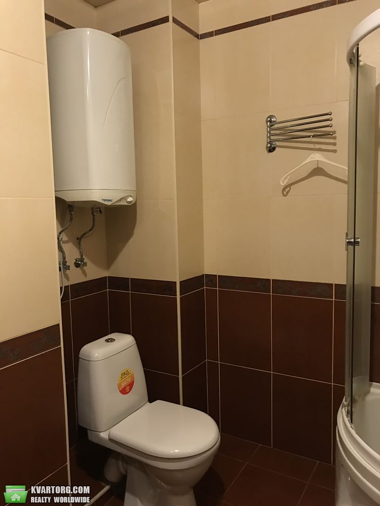 Rent out 3-room apartment. Киев, Окипной — photo 4