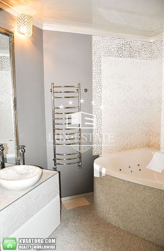 Rent out 3-room apartment. Киев,  Голосеевская — photo 1