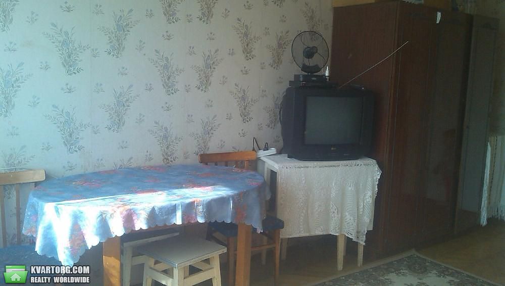 Sell 2-room apartment. Киев,  Дегтяревская — photo 1