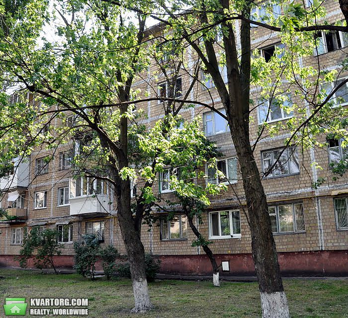 Sell 3-room apartment. Киев,  Серова — photo 1