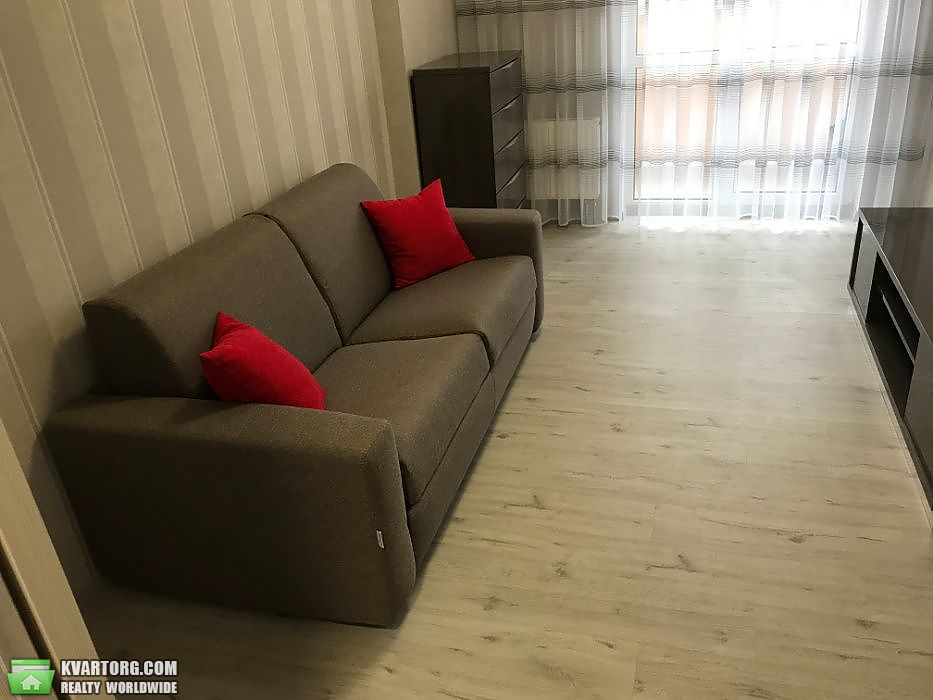 Rent out 2-room apartment. Киев,  Метрологическая — photo 4