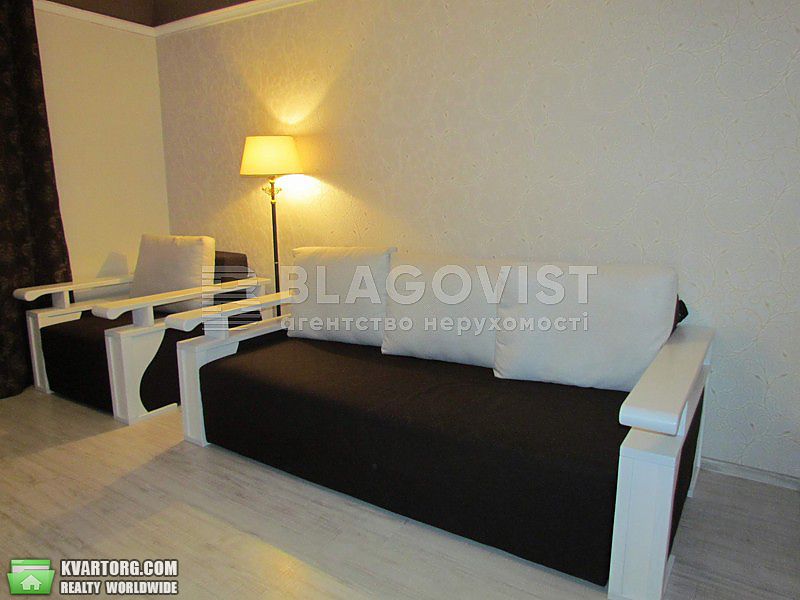 Rent out 2-room apartment. Киев,  Эспланадная — photo 3