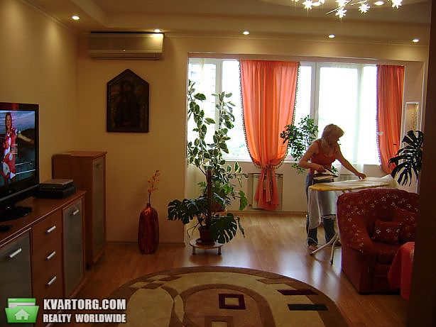 Rent out 2-room apartment. Киев, Старонаводницкая — photo 1