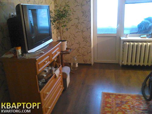 Sell 2-room apartment. Киев,  Автозаводская — photo 1