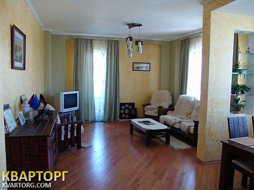 Rent out 3-room apartment. Киев,  Дмитриевская — photo 1