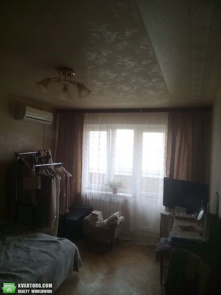 Sell 3-room apartment. Киев,  Ватутина пр — photo 1