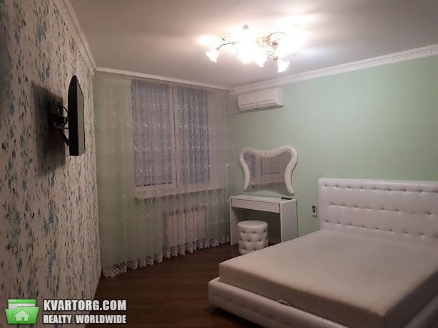 Rent out 2-room apartment. Киев,  Чавдар — photo 5