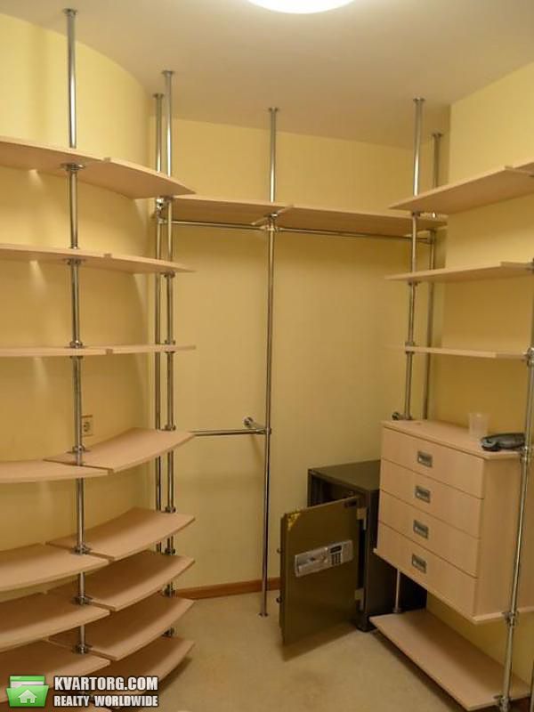 Rent out 3-room apartment. Киев,  Жилянская — photo 10