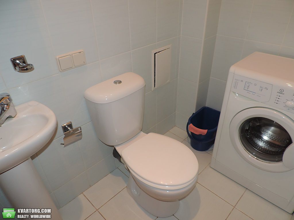 Rent out 3-room apartment. Киев,  Шелковичная — photo 9