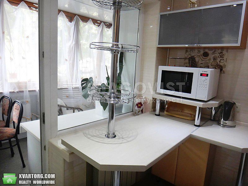 Rent out 2-room apartment. Киев,  Кловский спуск — photo 4