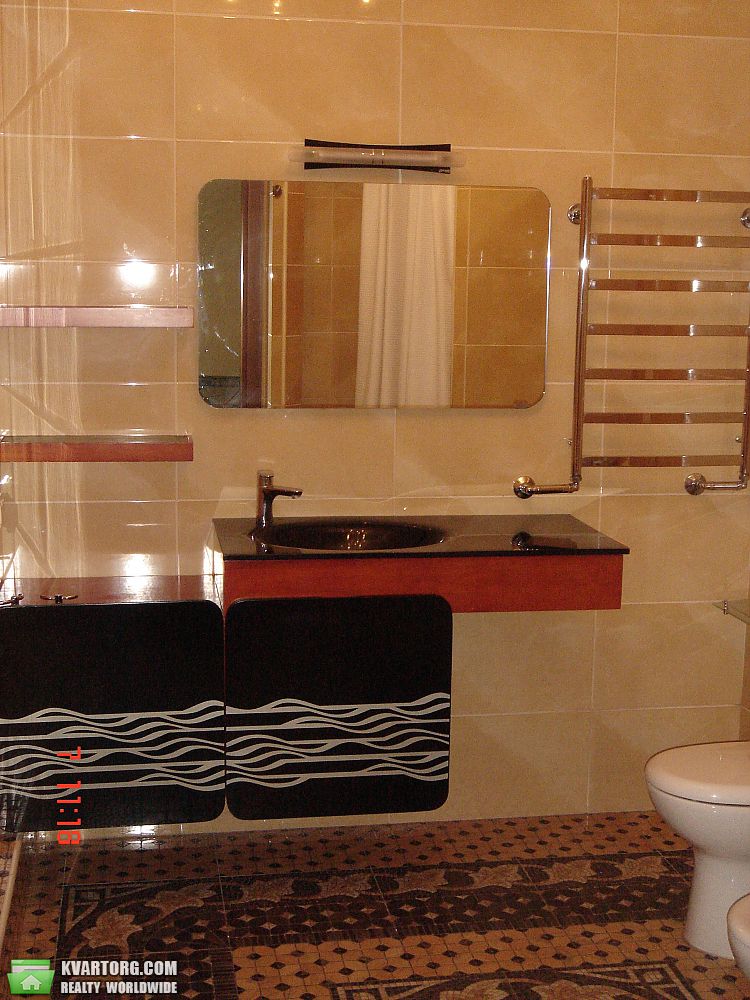 Rent out 3-room apartment. Киев,  Щорса — photo 10