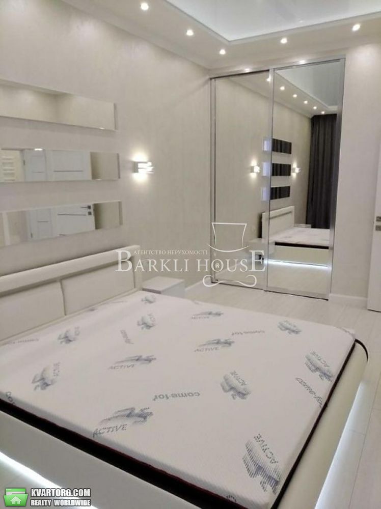 Rent out 2-room apartment. Киев,  Заречная — photo 4