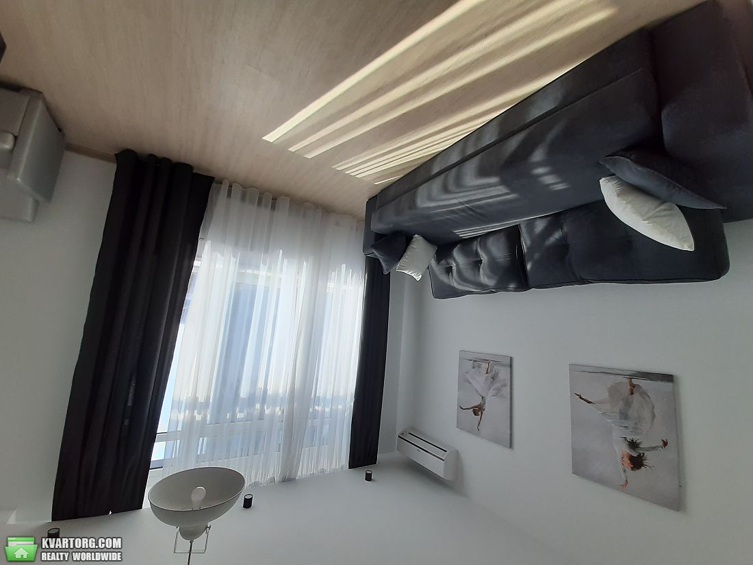 Rent out 2-room apartment. Киев, ул. Никольско-Слободская — photo 4