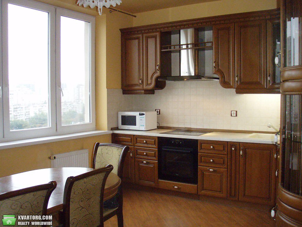 Rent out 2-room apartment. Киев,  Луначарского — photo 2