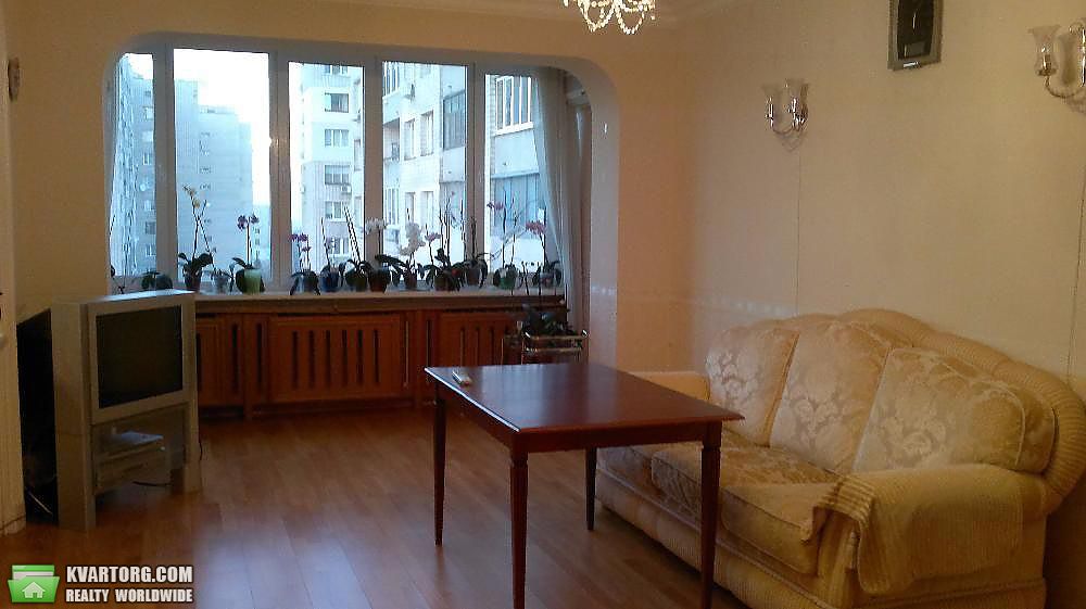 Rent out 4-room apartment. Киев,  Суворова — photo 2