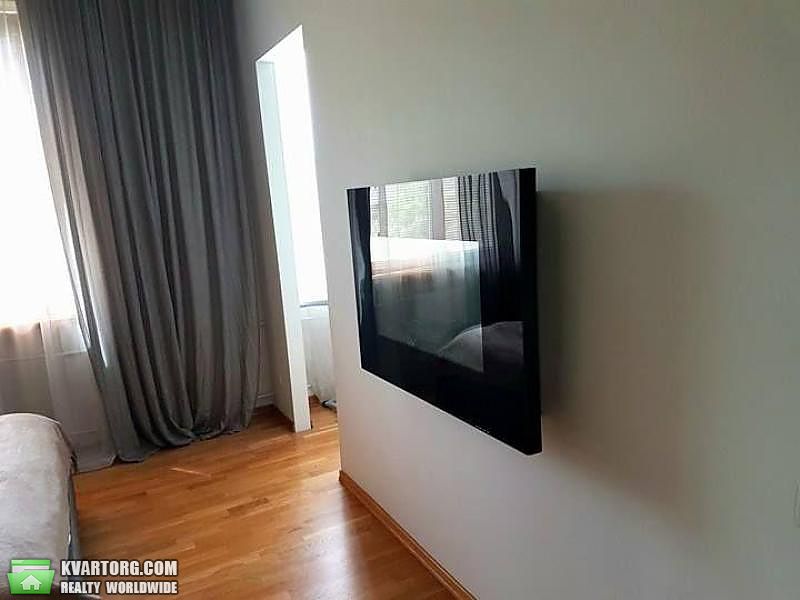 Rent out 2-room apartment. Киев,  Бастионная — photo 2
